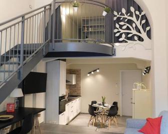 Piumaviola Beds & Apartments - Parma - Living room