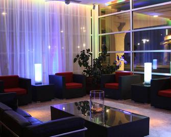 The Empress Hotel - Asbury Park - Lounge