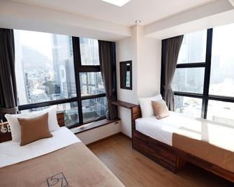 57 Myeongdong Hostel - Seoul - Bedroom