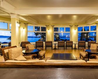Lake Yellowstone Hotel & Cabins - Lake - Salónek