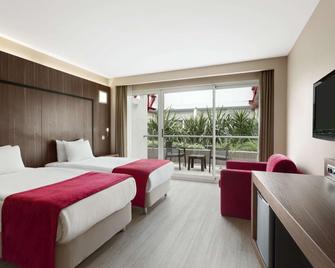 Ramada Encore by Wyndham Izmir - Esmirna - Habitación