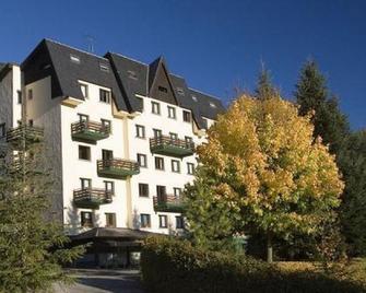 Hotel Lac Vielha - Viella Mitg Arán - Edificio