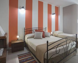 B&B Cinisi Mare e Monti - Cinisi - Habitación