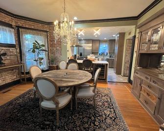 5 BR Luxurious-Gem Mansion in Heart of Denver - Denver - Comedor