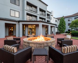 Courtyard by Marriott Columbus Airport - Columbus - Patio