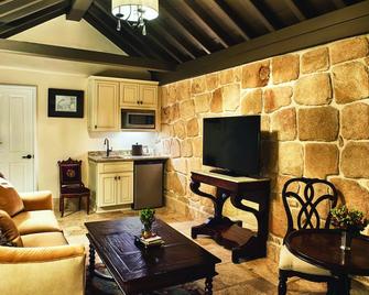 The Collector Luxury Inn And Gardens - St. Augustine - Living room