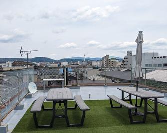 Guest House Kyoto Inn - Kyoto - Balcony