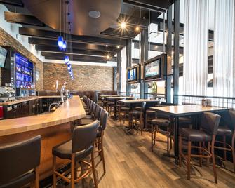 Acclaim Hotel By Clique - Calgary - Restaurant