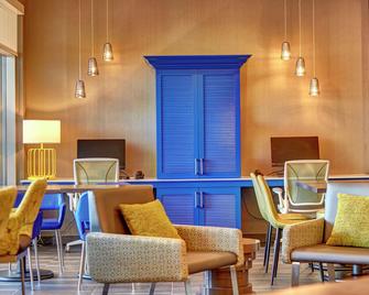 Home2 Suites by Hilton Toronto Brampton - Brampton - Lobby