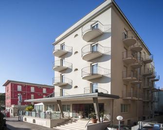 Hotel Jana - Rimini - Building