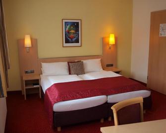 Hotel An der Eiche - Kulmbach - Bedroom