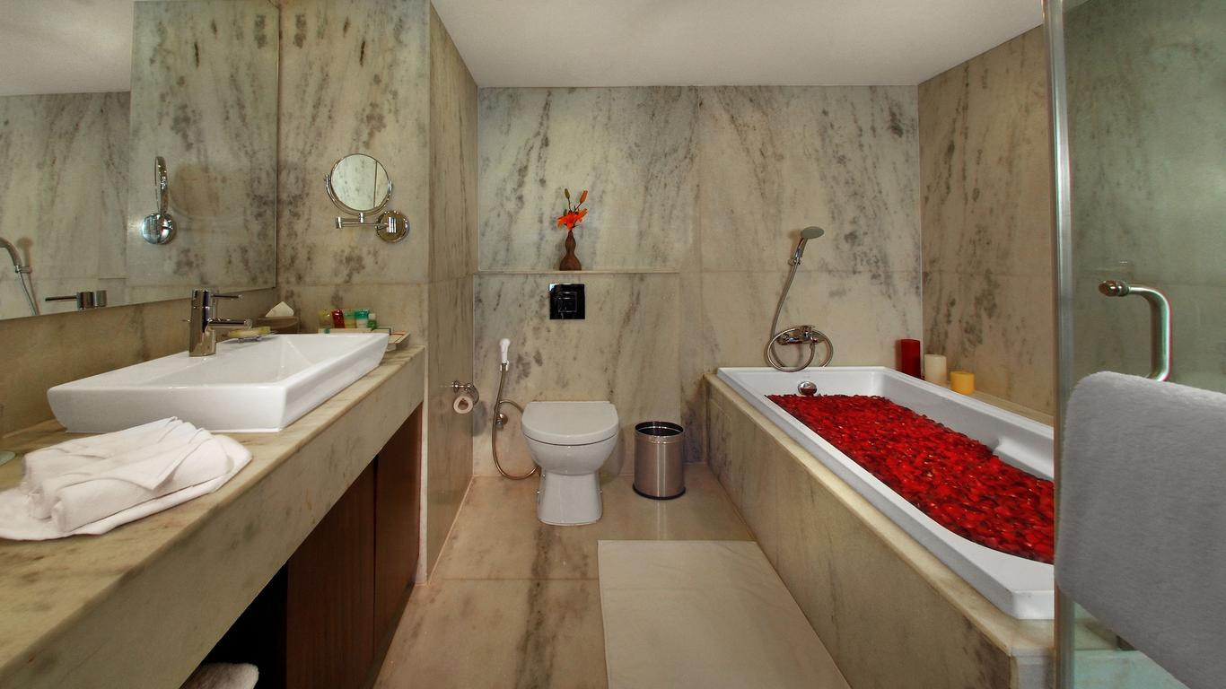 Four Points by Sheraton Hotel & Serviced Apartments, Pune