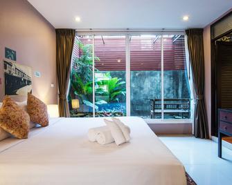 Feung Nakorn Balcony Rooms and Cafe - Bangkok - Yatak Odası