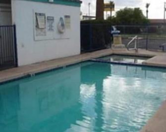Colonade Motel Suites - Mesa - Uima-allas