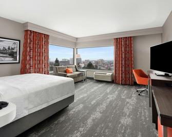 Hampton Inn & Suites Spokane Downtown South - Spokane - Bedroom