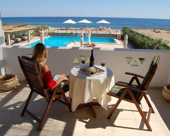 Vina Beach Hotel - Skýros - Balcó