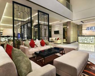 Hotel Neo+ Balikpapan By Aston - Balikpapan - Lobby
