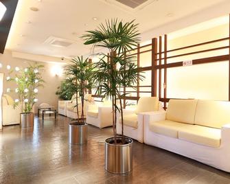 Toyama Town Hotel - Toyama - Lobby