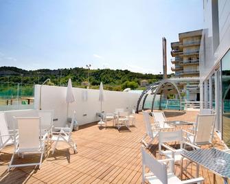 Hotel Alexander Museum Palace - Pesaro - Patio