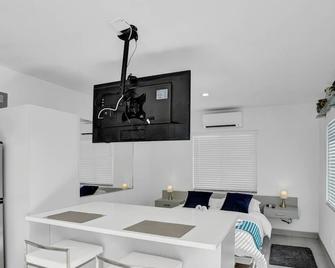 Unitb Seai Private Studio Near Deerfield Beach - Deerfield Beach - Dining room