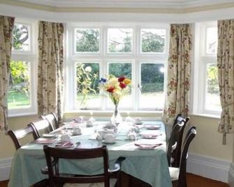 Church Farm Accommodation - Solihull - Ruokailuhuone