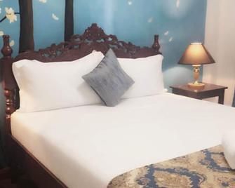 Blue Waters Inn Coron Palawan - Coron - Bedroom