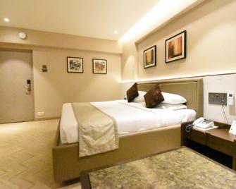 Kings International Juhu - Mumbai - Bedroom