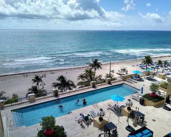 Private Residences at the Atlantic Resort and Spa - Fort Lauderdale - Piscina