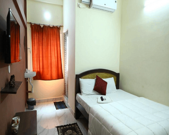 Babu Naidu Residency - Vellore - Bedroom