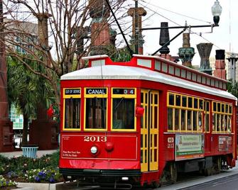Spacious New Orleans Style Home - Nueva Orleans - Edificio