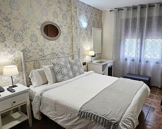 Hotel Medina de Toledo - Toledo - Bedroom