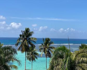 Hotel Neptuno Refugio - Boca Chica - Vastaanotto