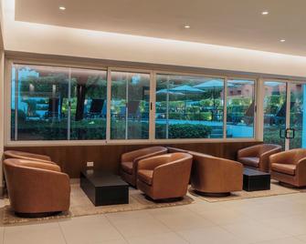 Comfort Inn Monterrey Valle - Monterrey - Lounge