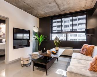 Pierce Boutique Apartments by Simplissimmo - Montreal - Living room