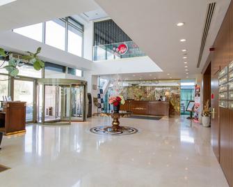 Hotel Hp Tower One Brasov - Braşov - Lobby