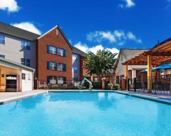 Homewood Suites by Hilton Greensboro - Greensboro - Piscina