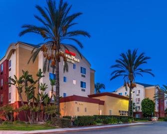 TownePlace Suites by Marriott Anaheim Maingate Near Angel Stadium - Anaheim - Building