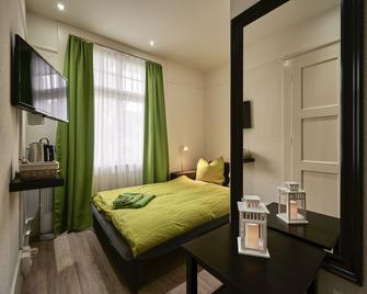 Max Aviation Villa & Apartments - Berna - Habitación