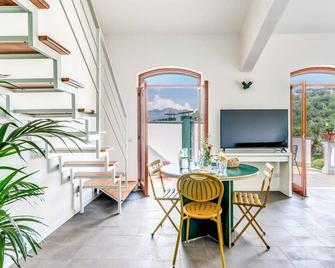 I Monolocali - Sorrento - Comedor