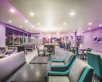 La Quinta Inn & Suites by Wyndham Lubbock South - Lubbock - Servicio de la propiedad