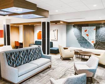 Holiday Inn Express & Suites Henderson South - Boulder City, An IHG Hotel - Henderson - Lounge