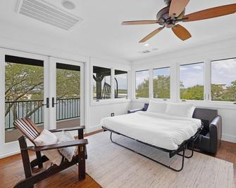 Austinteton's Sunset Cliff Resort On Lake Travis - Private Wedding, Event, Heated Pool, Boat Dock - Austin - Habitación