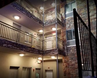 Rodeway Inn Near JFK Airport - Queens - Budynek