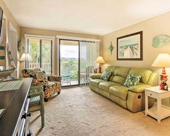 Ocean Views and 3 Pools Hilton Head Resort Condo - Hilton Head Island - Sala de estar