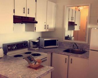 The Waterfront Suites And Marina - Nanaimo - Kitchen