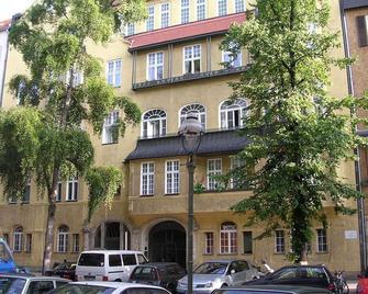 Hotel Pension Waizenegger am Kurfürstendamm - Berlin - Building