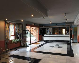 Hotel Corregidor - Segovia - Front desk