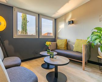 B&B HOTEL Colmar Lumière - Colmar - Ruang tamu