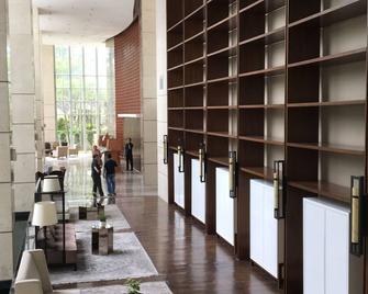 Luxury 2 BR Suite at The Grove-Masterpiece, Epicentrum - Jakarta - Lobby
