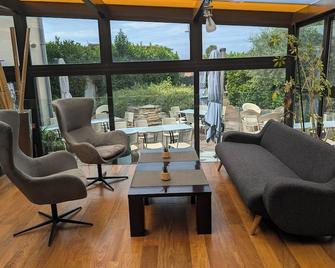 Hotel L'Hotan - Portet-sur-Garonne - Living room